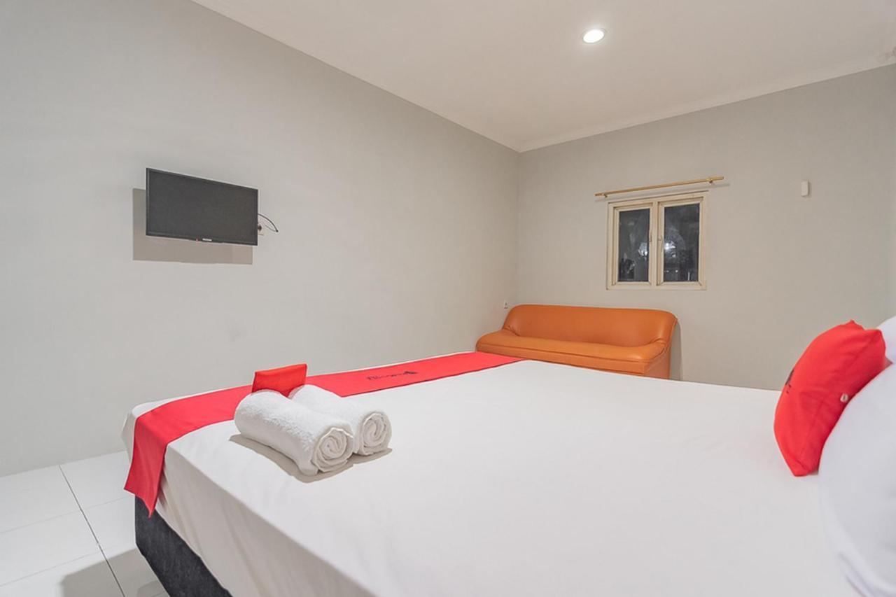 Reddoorz Plus At Bukit Cinta Street Balikpapan Klandasan Kecil Exterior photo