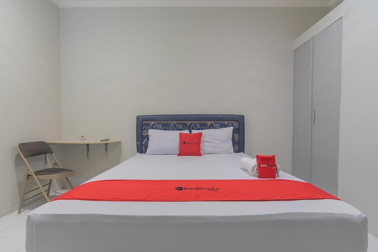 Reddoorz Plus At Bukit Cinta Street Balikpapan Klandasan Kecil Exterior photo